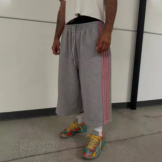 Men's oversized cotton shorts · 1