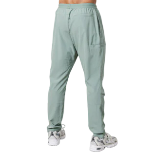 Joggers de nailon ligero de secado rápido para hombre · 4