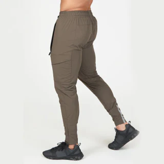 Joggers de poliéster slim fit para hombre · 2