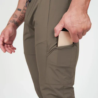 Joggers de poliéster slim fit para hombre · 3