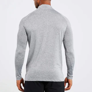 Camiseta de hombre slim fit y ligera de secado rápido · 2