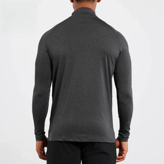 Camiseta de hombre slim fit y ligera de secado rápido · 4