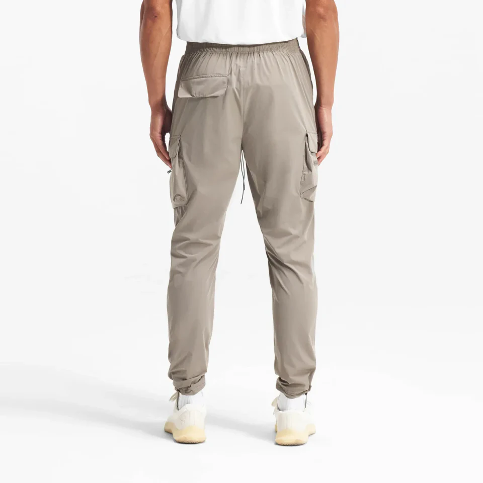 Men's slim-fit lightweight cargo nylon pants · 3
