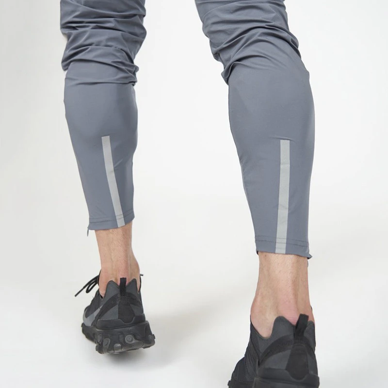 Joggers de poliéster slim fit para hombre · 4