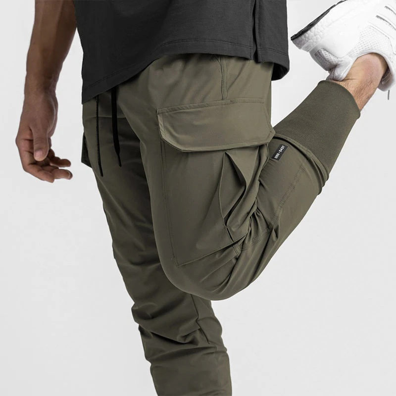 Men's slim-fit polyester/nylon joggers · 2