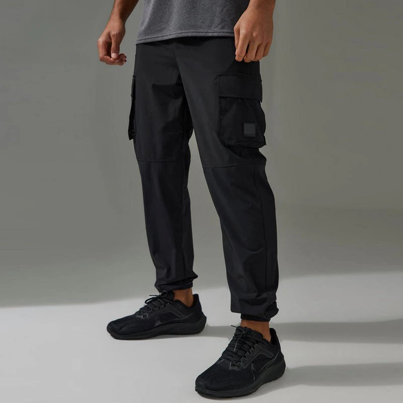 Men's lightweight cargo nylon/spandex joggers