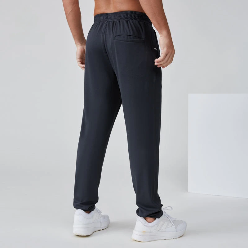 Joggers ligeros de poliéster para hombre · 3