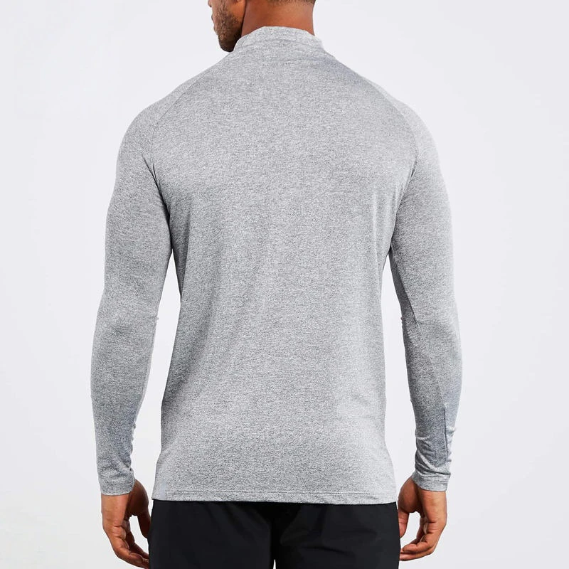 Camiseta de hombre slim fit y ligera de secado rápido · 2