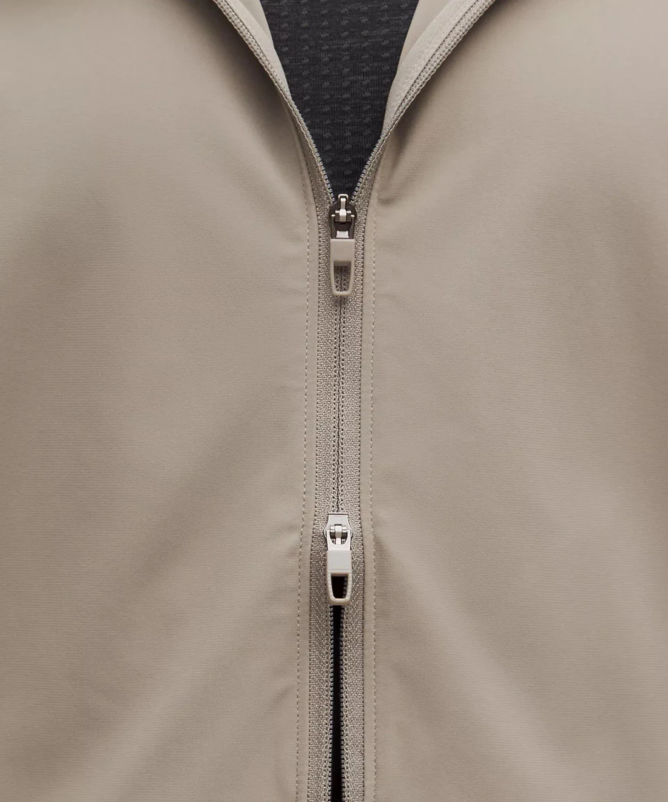 Men's zip-up jacket · 4