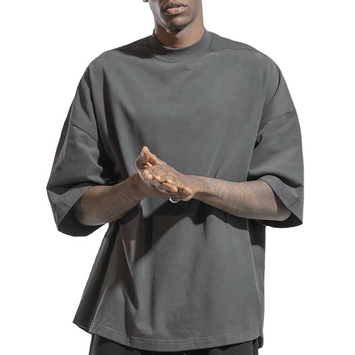 Camiseta masculina oversized de algodão pesado com ajuste quadrado · 2