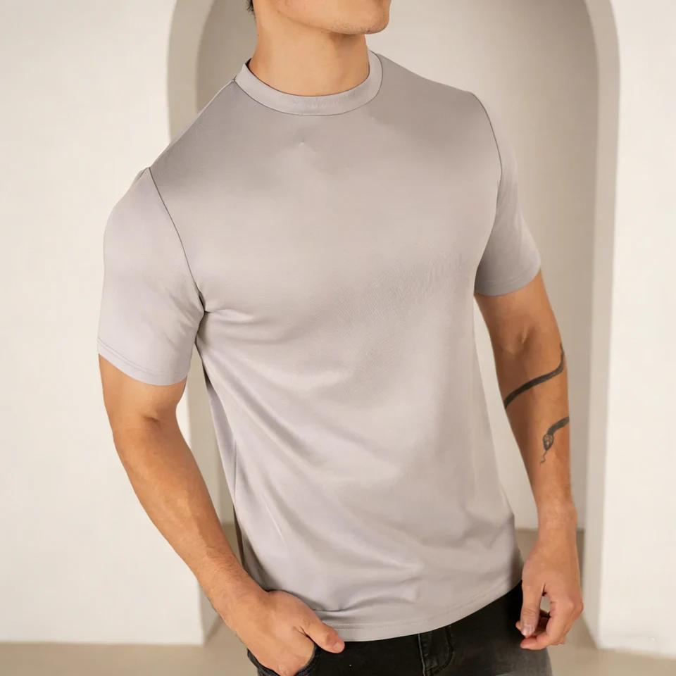 Camiseta ajustada de peso pesado para hombre · 230 GSM · 2
