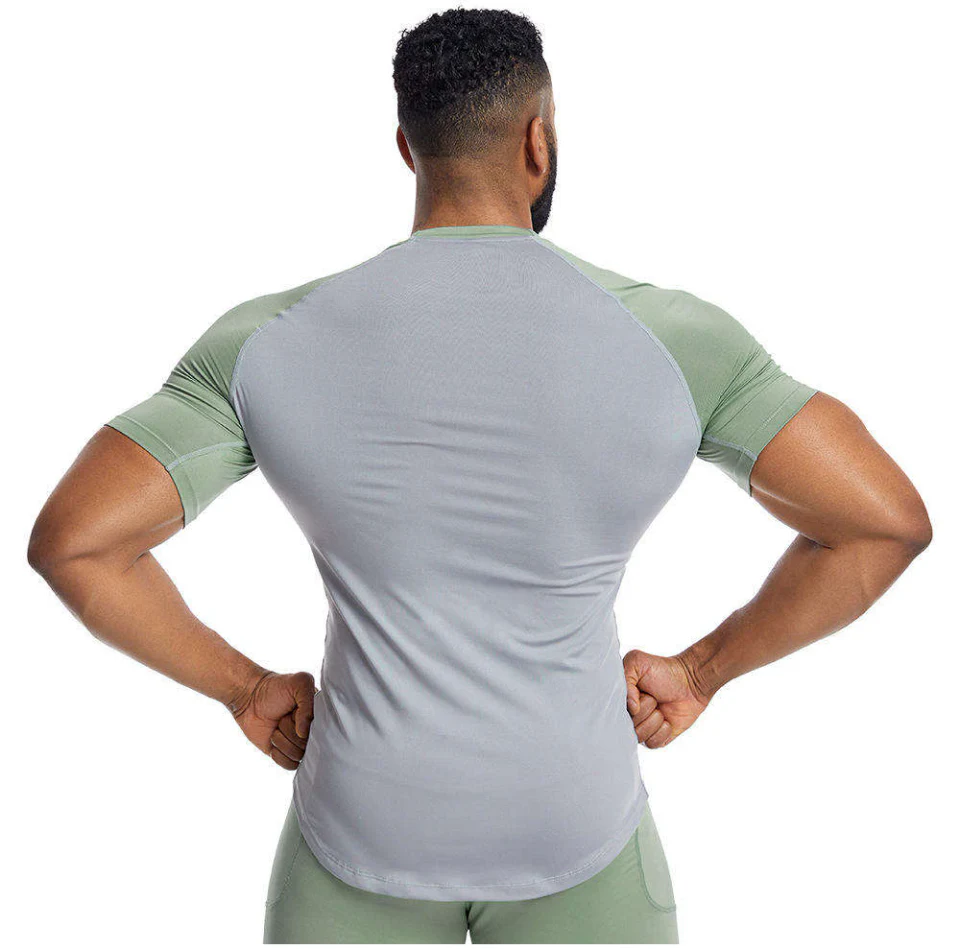 Camiseta ajustada de poliéster/spandex de secado rápido para hombre · 2