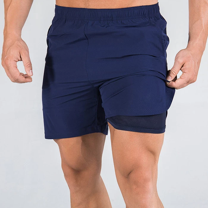 Pantalones cortos de nailon para hombre. · 2